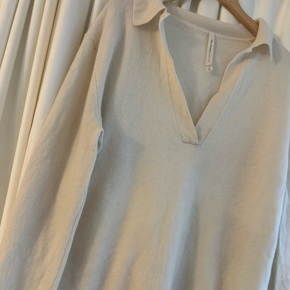 Aritzia Sweater - Picture 6 of 6